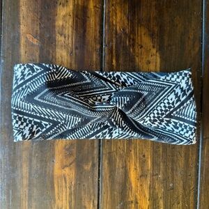Black and White Geometric Headband